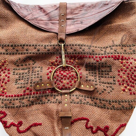 FREE PEOPLE We The Free Talia Shoulder Bag In Distressed Brown NWT - Picture 4 of 9